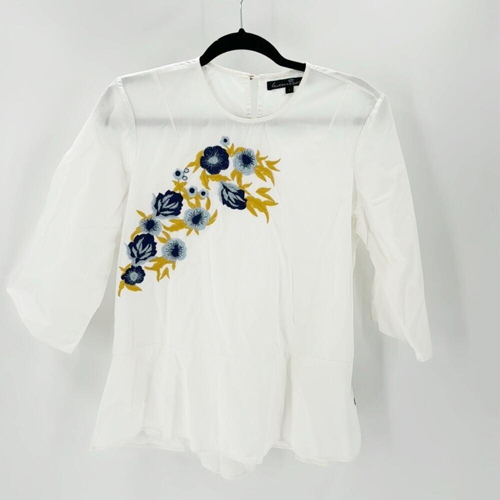 Kamiseta white yellow blue embroidered peplum top 3 quarter sleeve light size L